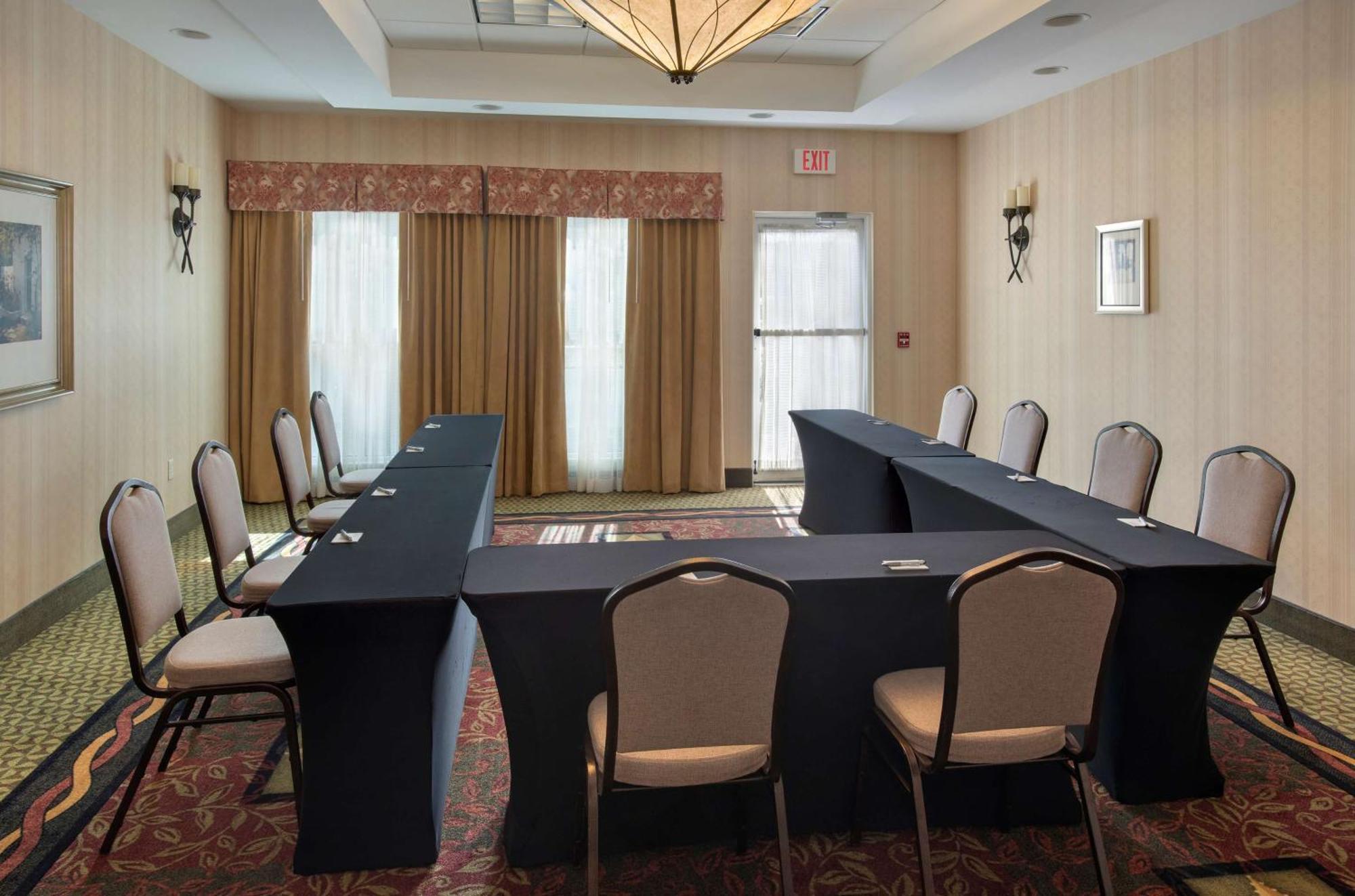 Hilton Garden Inn Riverhead Exterior foto