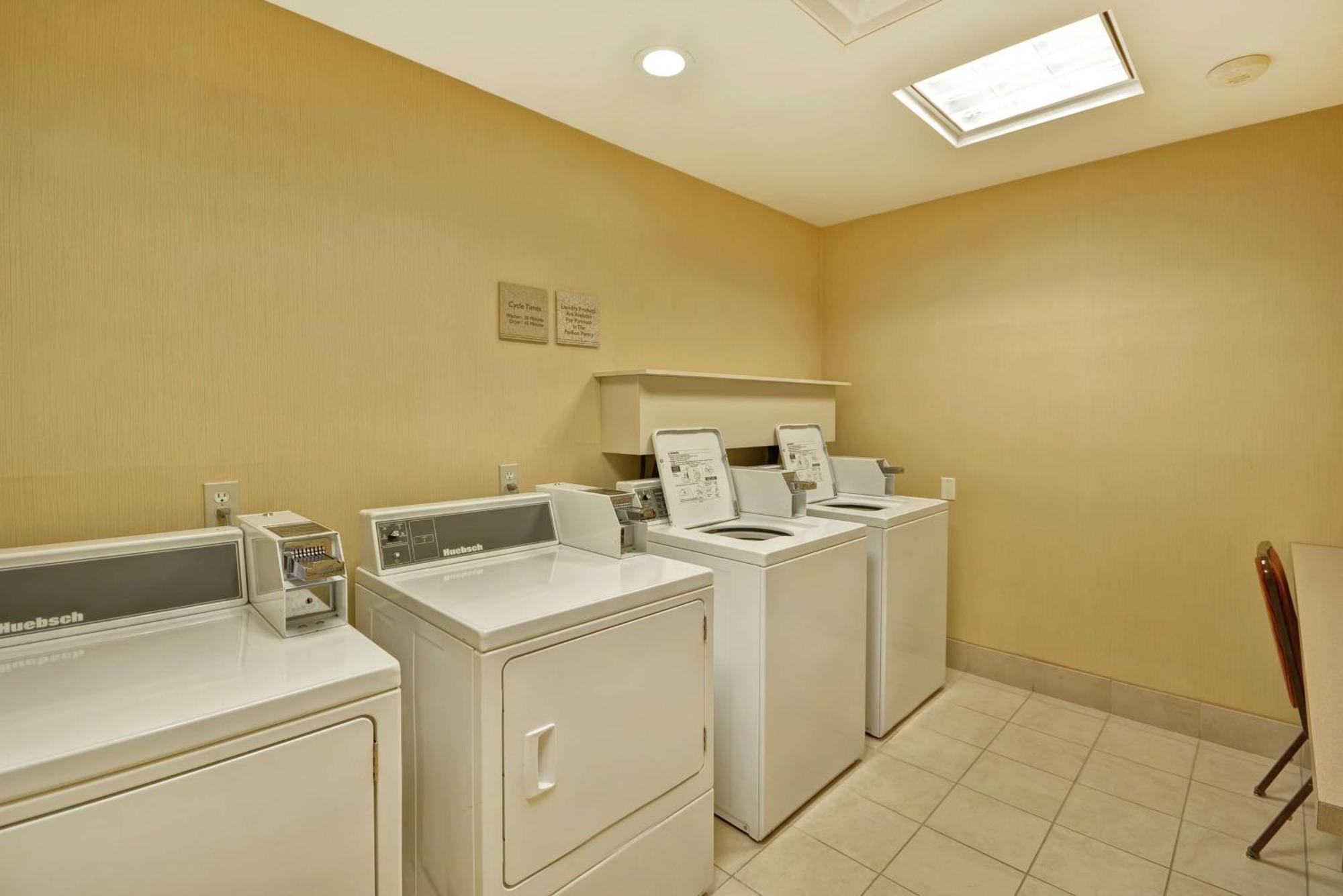 Hilton Garden Inn Riverhead Exterior foto