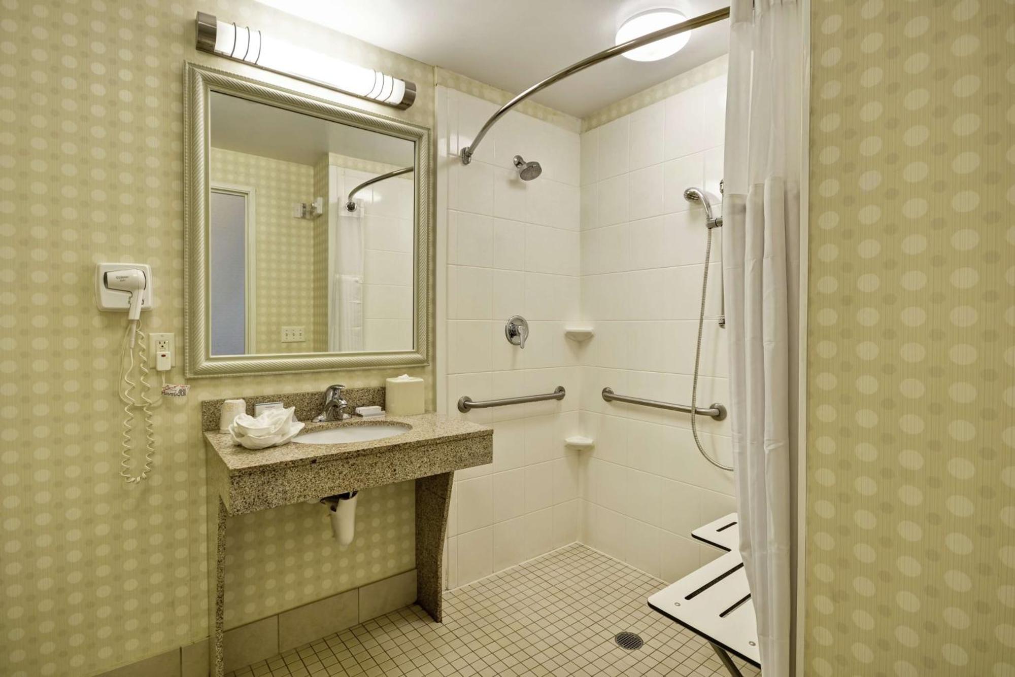 Hilton Garden Inn Riverhead Exterior foto