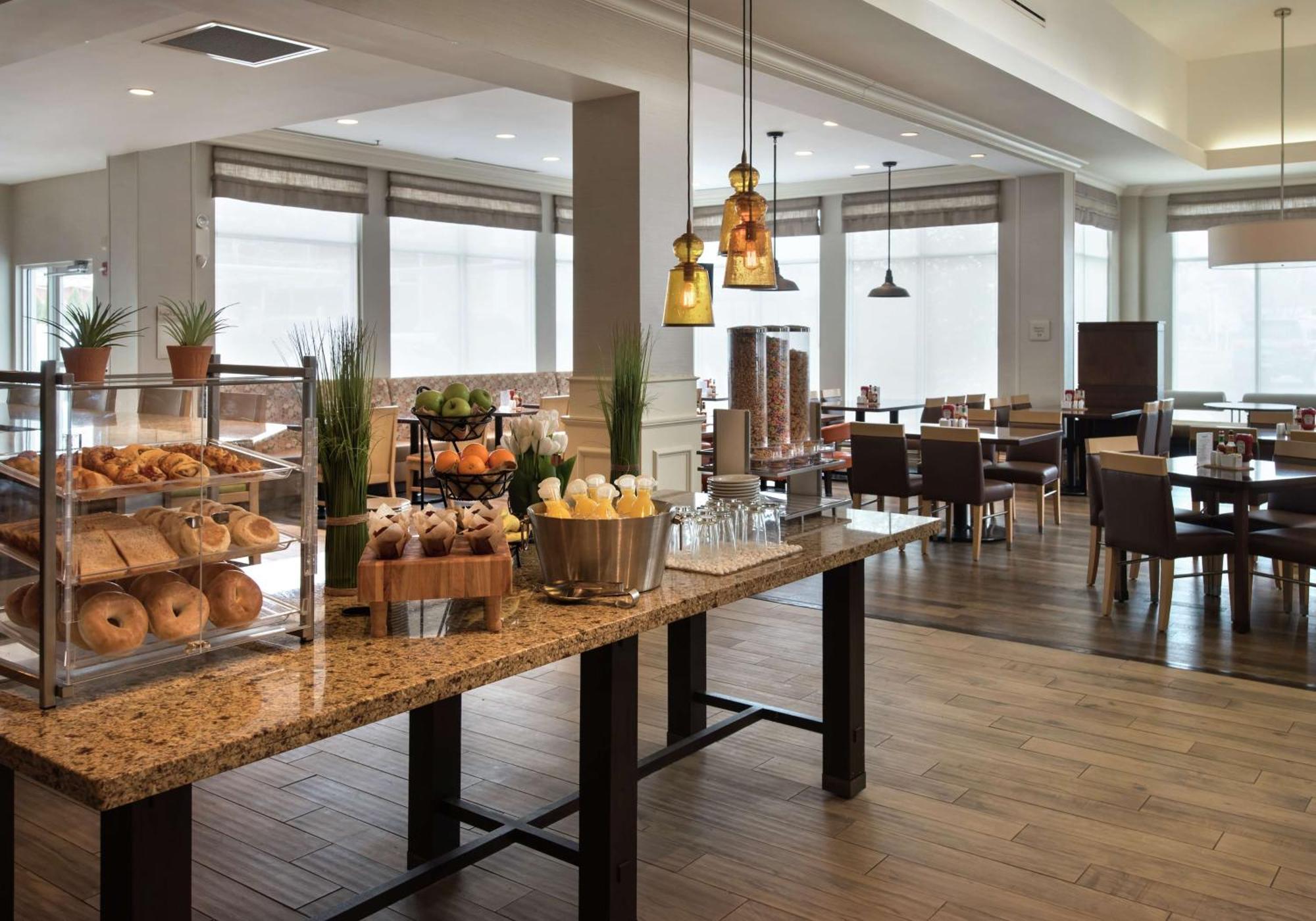 Hilton Garden Inn Riverhead Exterior foto