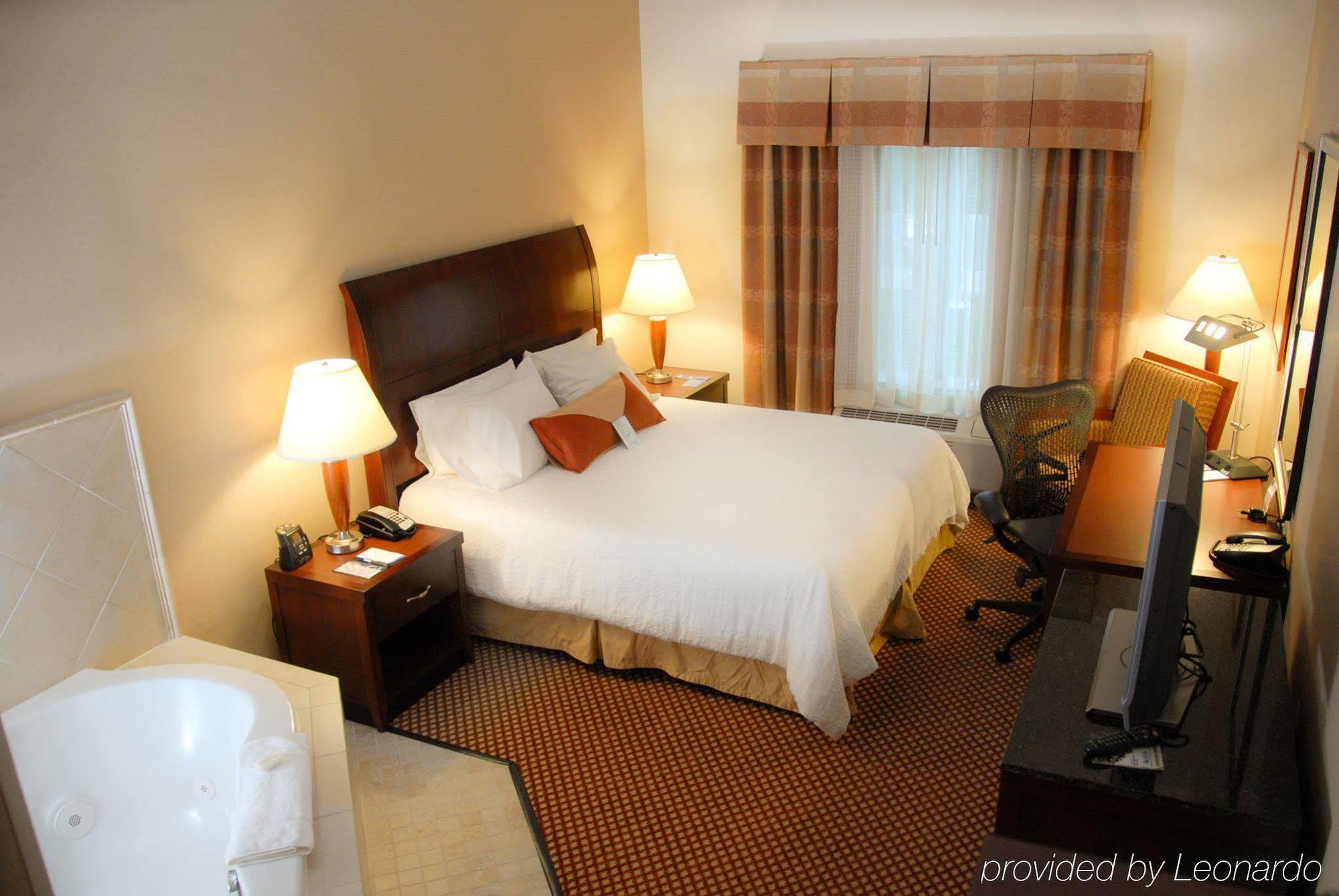 Hilton Garden Inn Riverhead Exterior foto