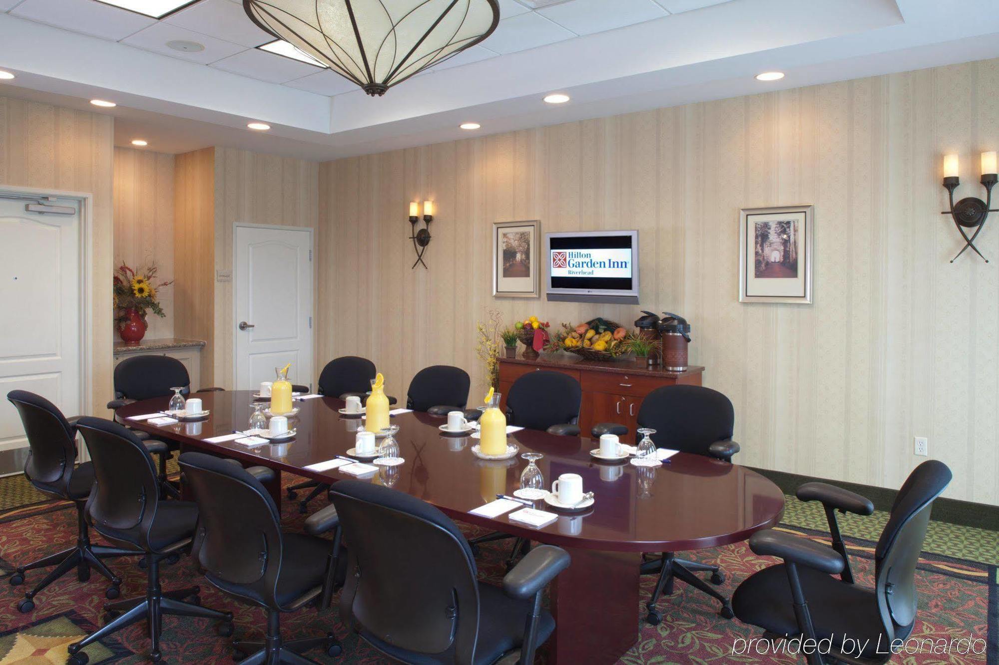 Hilton Garden Inn Riverhead Exterior foto
