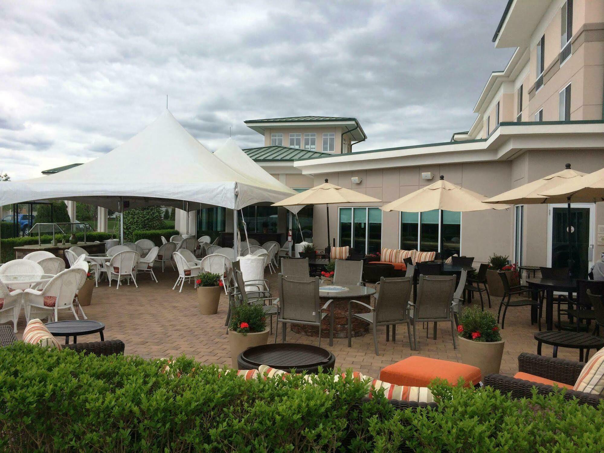 Hilton Garden Inn Riverhead Exterior foto